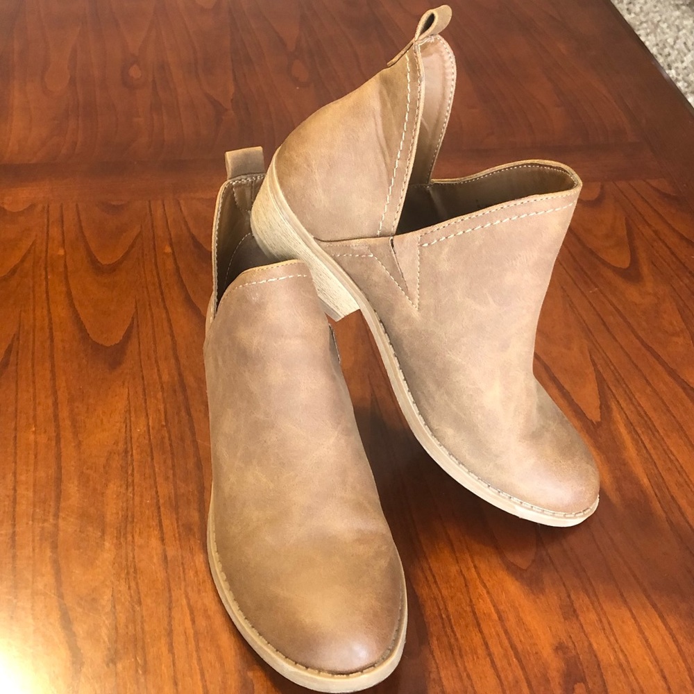 Universal Thread Cut Out Ankle Booties